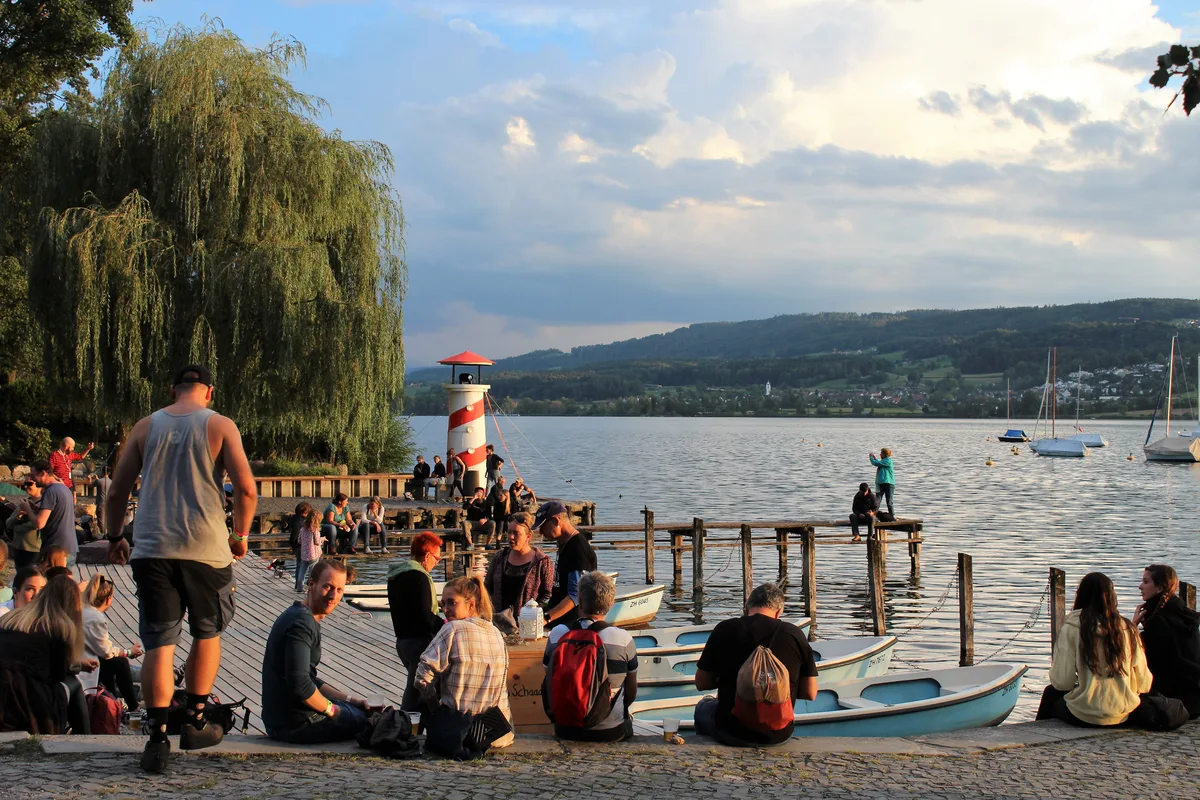 Musik mit direktem Seeanstoss: Das bietet nicht nur der Pfäffiker-, sondern auch der Greifensee. An Letzterem bereits seit 25 Jahren. 21. Open Air am Greifensee